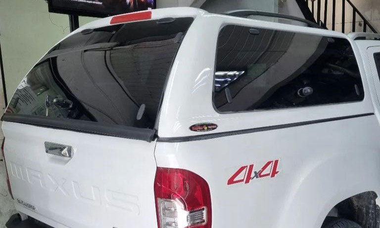 CUPULA FIBRA VIDRIO NACIONAL MAXUS C/S | CON VENTANAS -A PEDIDO- VALOR INCLUYE PINTURA E INSTALACION EN NUESTRO LOCAL EN SANTIAGO.