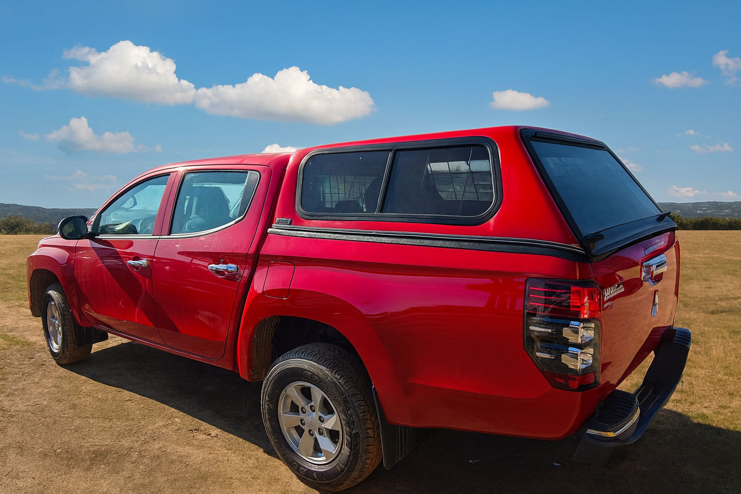CUPULA FIBRA VIDRIO NACIONAL TOYOTA HILUX D/C | VENTANAS VIDRIO CLARO -A PEDIDO- VALOR INCLUYE PINTURA E INSTALACION EN NUESTRO LOCAL EN SANTIAGO.