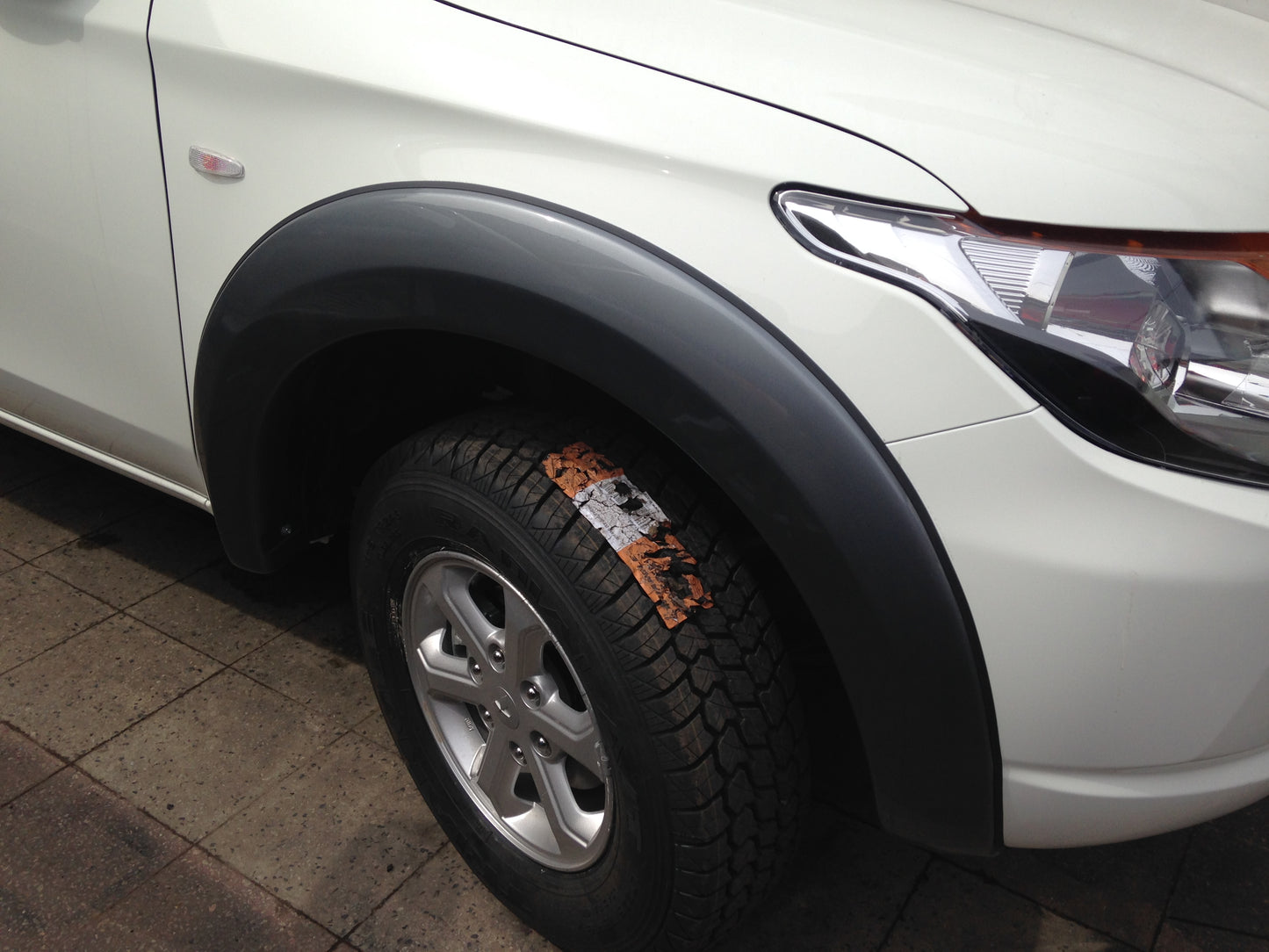 EXTENSION DE TAPABARROS MITSUBISHI L200 (2007-2015)
